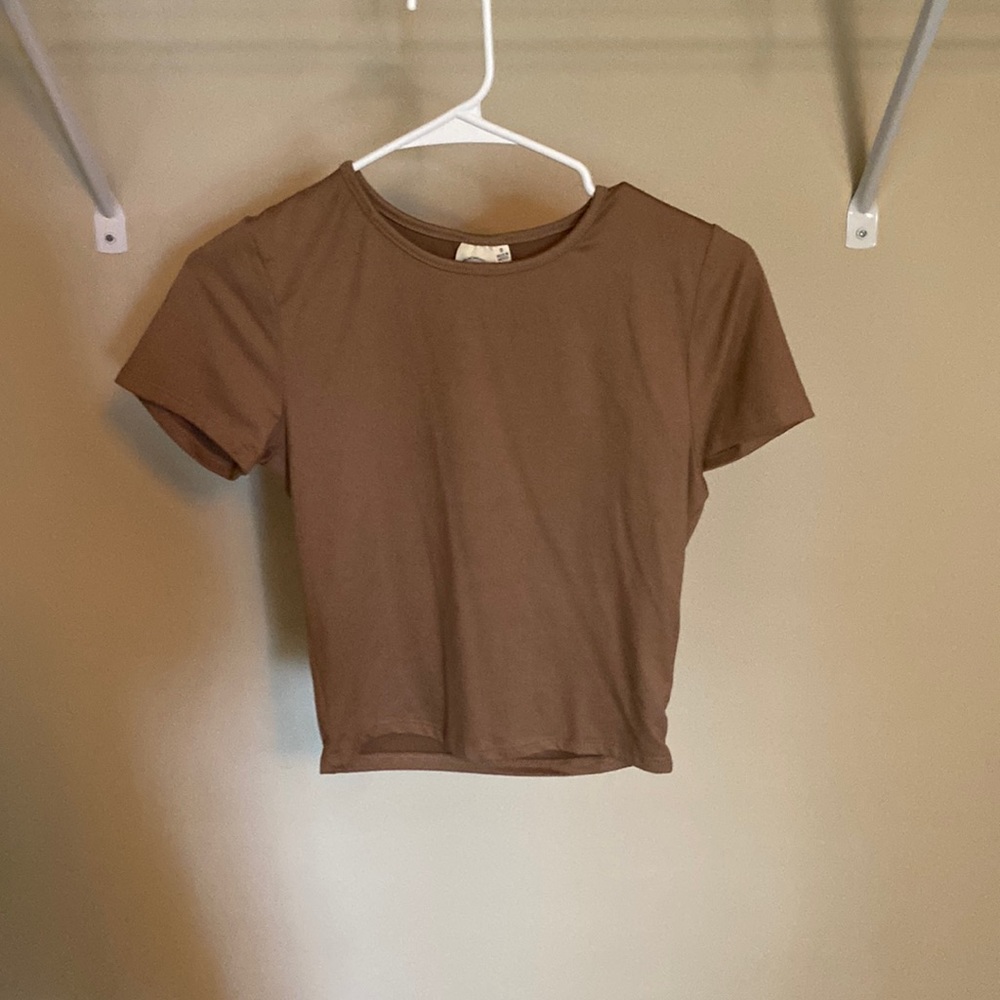 basic brown tee